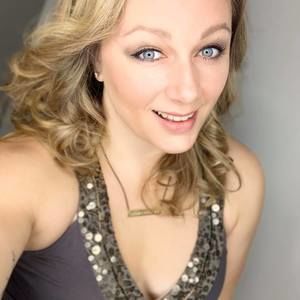 Meet your Posher, Adrienne